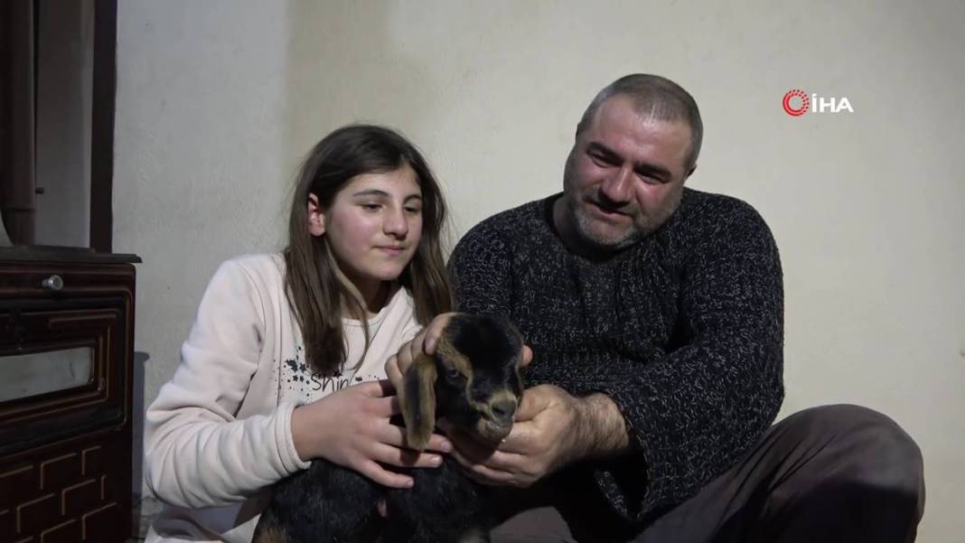 Görenler gözlerine inanamıyor: Tam 3 adet...! Görmek için civar köylerden geliyorlar 13